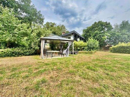 Großzügiger Garten