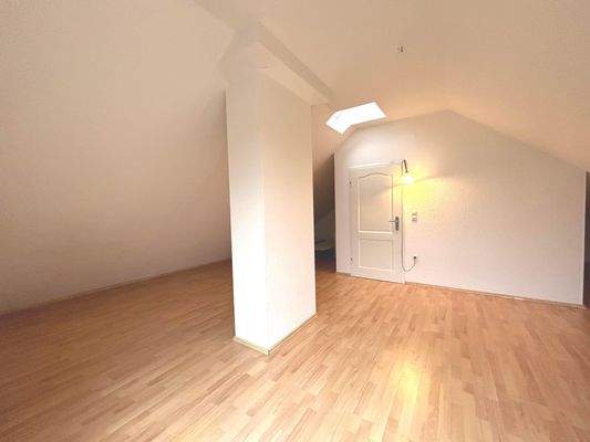 Studio, Bild 2 mit Eingang