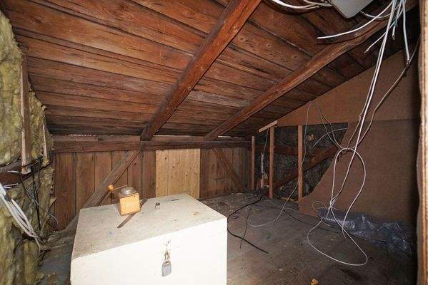 linker angrenzender Raum Flur, DG