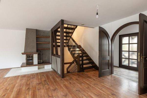 Kaminecke und Treppenbereich