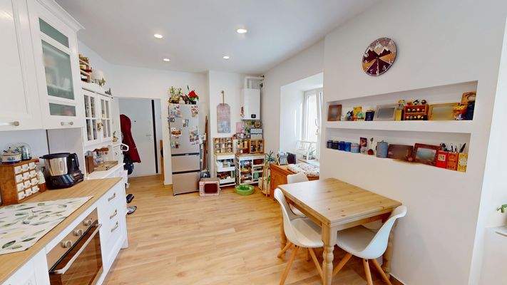 Immobilien-Wohnung-zu-kaufen-gesucht-Meran-Merano-Monolocale-vendesi-verkaufen-zu-Einzimmerwohnung-1-Zimmer-Wohnung-saniert-ristrutturato