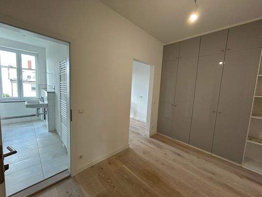 Eingangsbereich mit Einbauschränken der Tischlerei