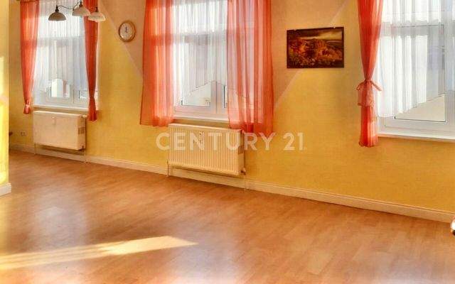 Wohnzimmer (KI-bereinigt)