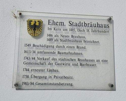 Plakette außen am Haus