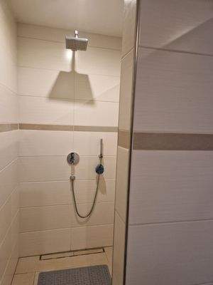 Duschzone am Sportbereich