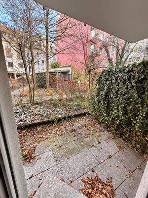 Terrasse mit Blick in Grüne