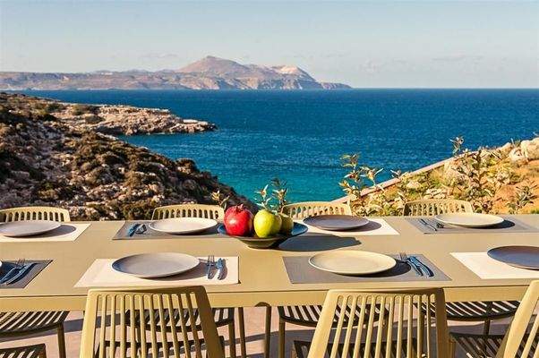 Kreta, Kokkino Chorio: Traumvilla mit makelloser Aussicht mit einer privaten Bucht zu verkaufen