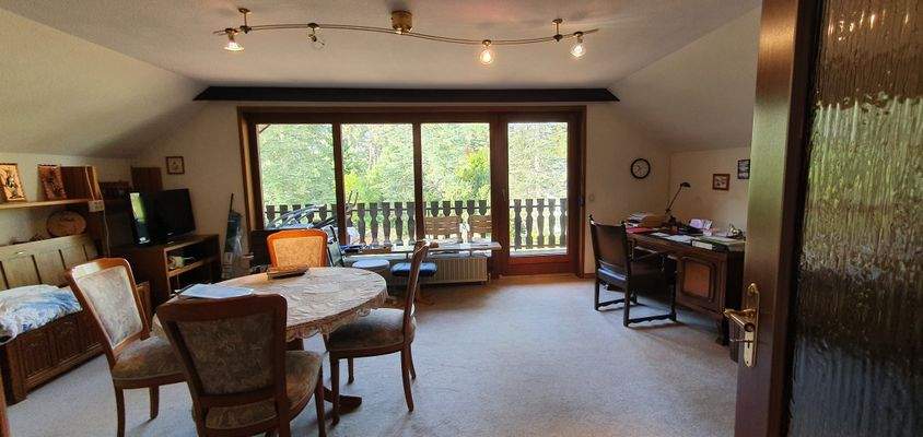 OG_Zimmer III mit Loggia.jpg