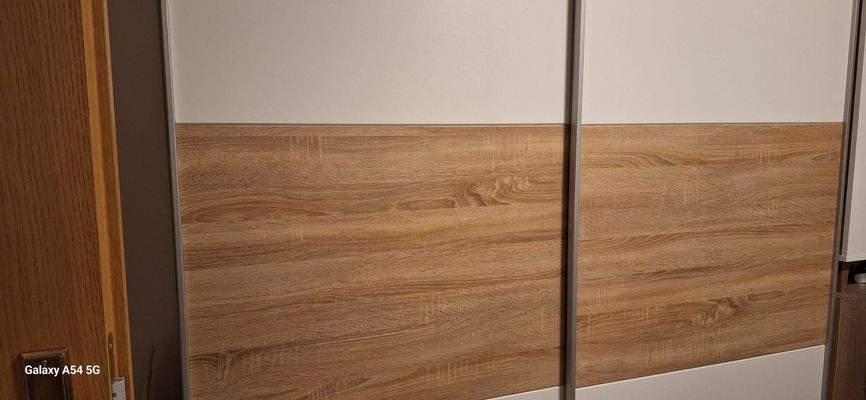 Schwebetürenschrank zur Ablöse