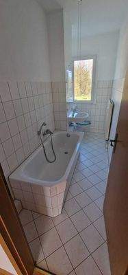 Tageslichtbad mit Badewanne