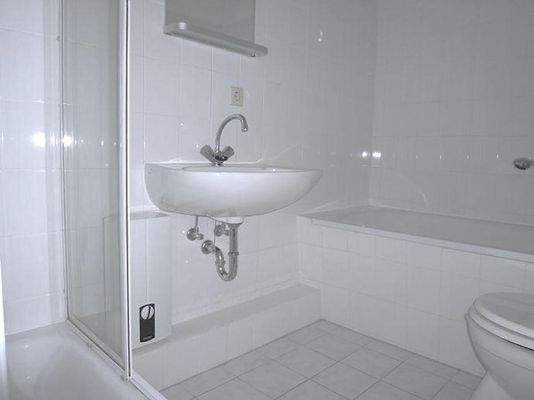 Bad mit Du und Wanne.jpg