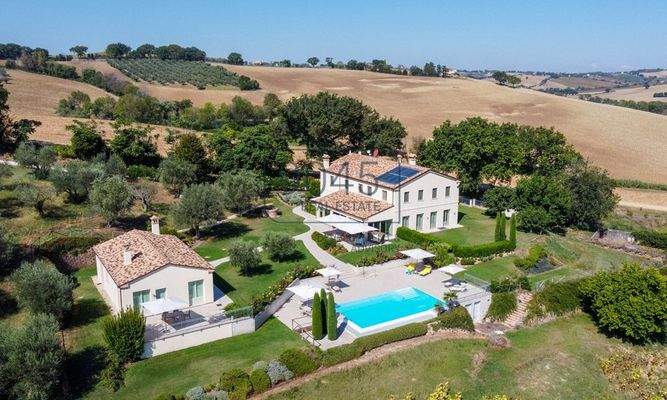 Luxusvilla mit Gästehaus und Panoramablick – Nähe Adria, Marken
