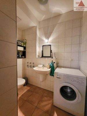 WC mit Waschmaschinenanschluss