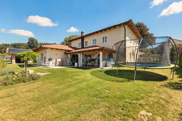 Garten & Terrasse - Verbessert - (KI generiert)