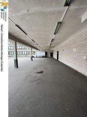 Überdachte Ladezone