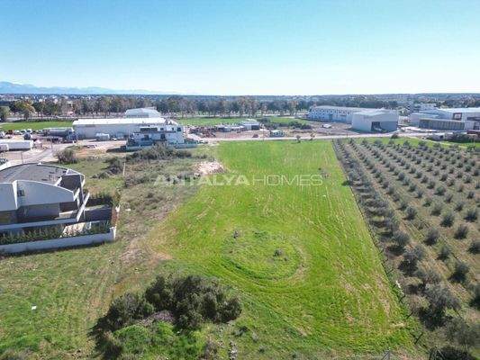 Commercially Zoned Land Near Main Road in Antalya Dosemealti