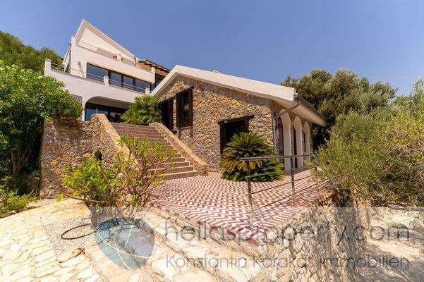 Gästehaus im Vordergrund