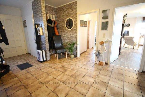 geräumige Wohn-Diele