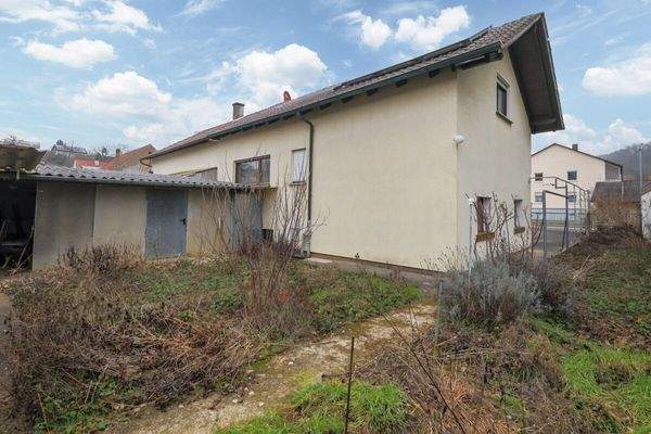 Rückansicht und Garten