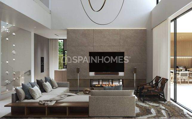 Detached Large Villas Near the Sea in Marbella