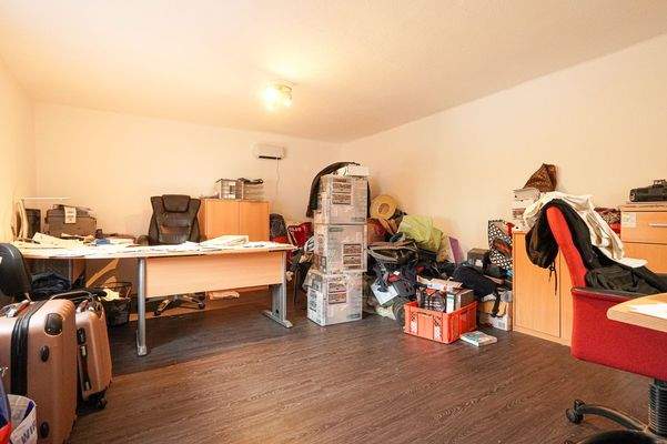 OG Arbeits- oder Schlafzimmer (2)