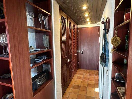 Flur Eingang / Einbauschränke 