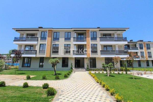 Flats for Sale in a Secure Complex with a Pool in Yalova