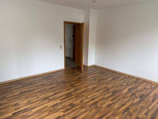 Leeres Zimmer mit Holzboden