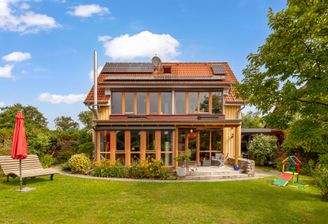 Hausansicht vom Garten