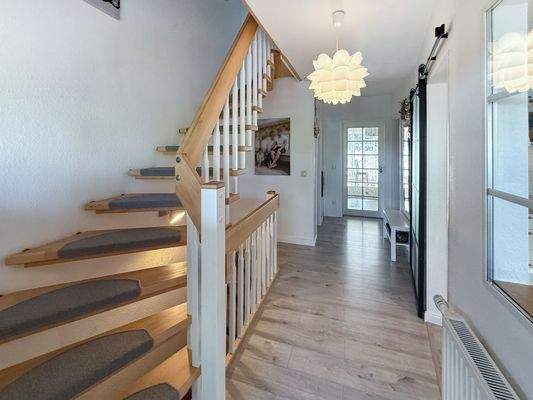 Treppenaufgang ins Obergeschoss