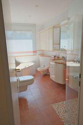 EG. Voll-u. Duschbad