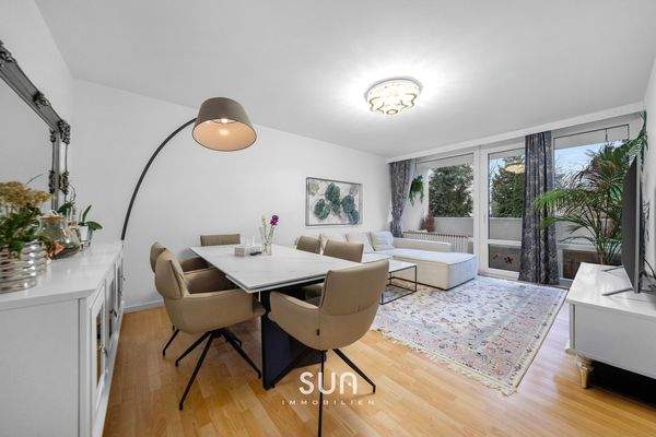 LICHTDURCHFLUTETER WOHNBEREICH 