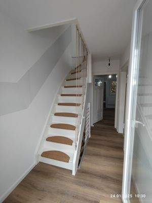 Treppe hinauf ins Dachgeschoss