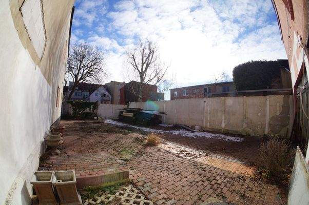 Grunstueck Blick nach hinten