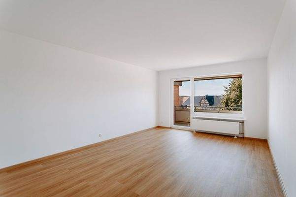 Lichtdurchflutetes Wohnzimmer