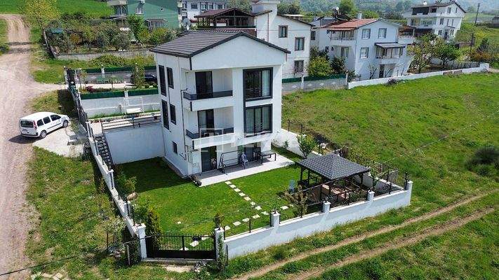 Detached Villa with Private Landscaping in Akköy