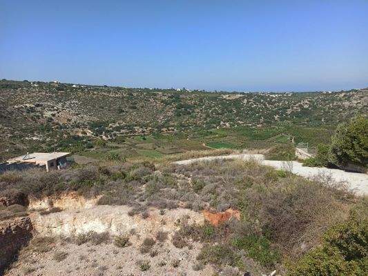 Kreta, Argoulides: Hügelgrundstück mit offenem Meerblick zu verkaufen