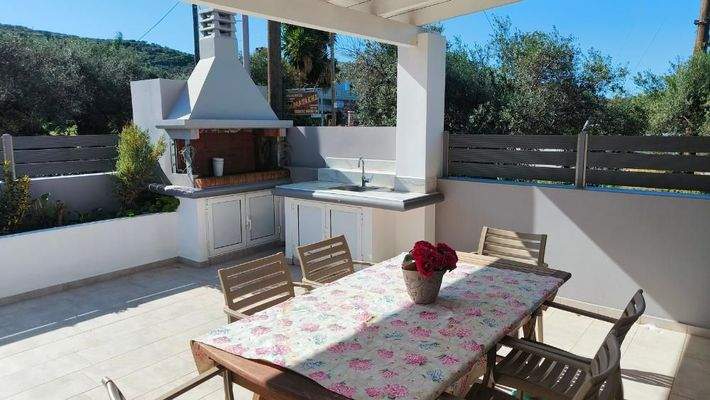 Kreta, Drapanias: Neubauhaus inmitten von Olivenhainen in Strandnähe zu verkaufen