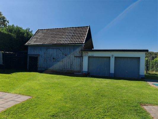 Garagen und Scheune