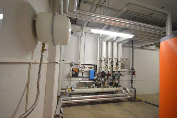 Fernwärme-Heizzentrale