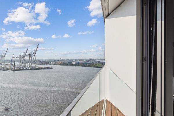 Südostbalkon mit Elbblick