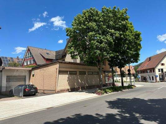 Straßenansicht - Lageranbau