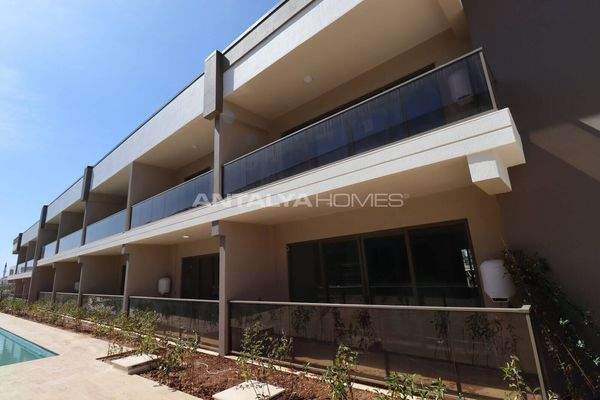 Sea View Flats with Communal Pool and Garden in Aksu Antalya