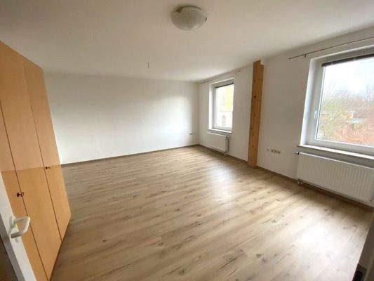 Wohn- und Schlafzimmer