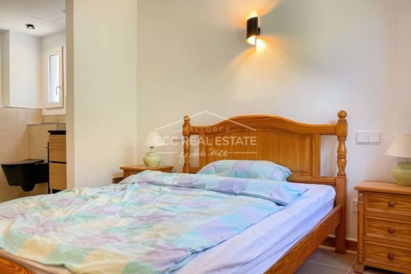 Erstes Schlafzimmer mit...