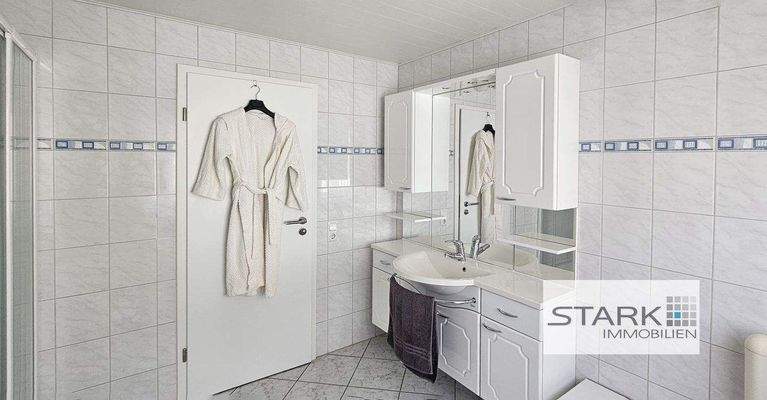 EG Badezimmer Türseite.jpg