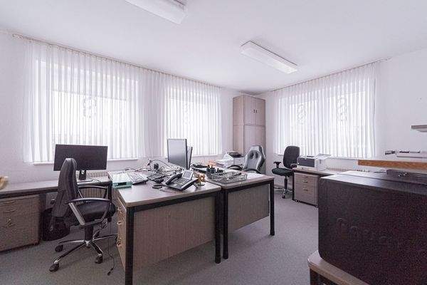 Büro 2.jpg
