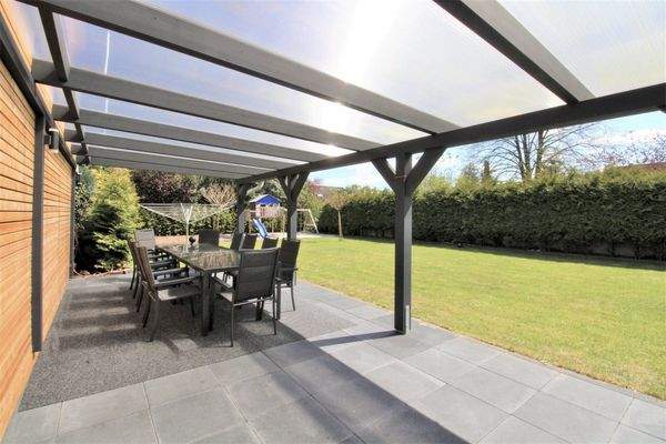 Überdachte Terrasse