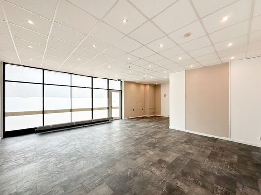 Büro-/ Ladenfläche
