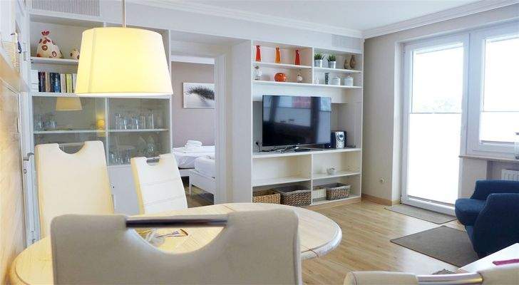 Blick auf den Durchgang zum zweiten Schlafzimmer